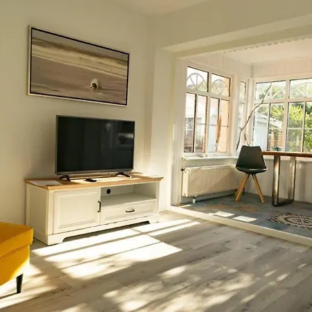 Meedenhus 'achtern' Apartmán *