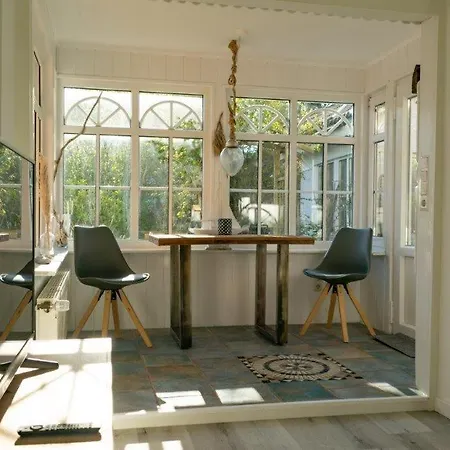 Meedenhus 'achtern' Apartment